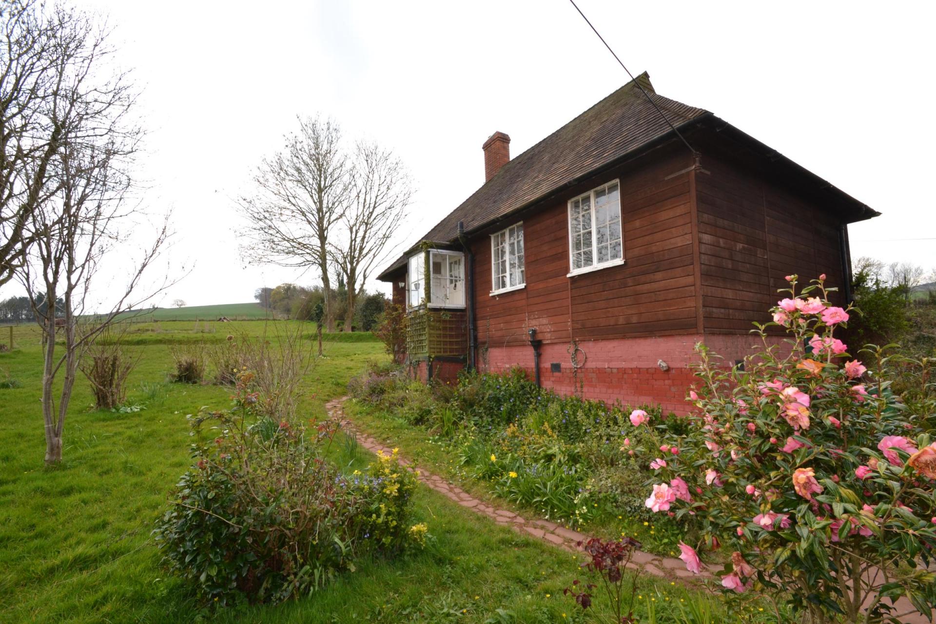 1 bedroom Detached Bungalow for sale in Somerset