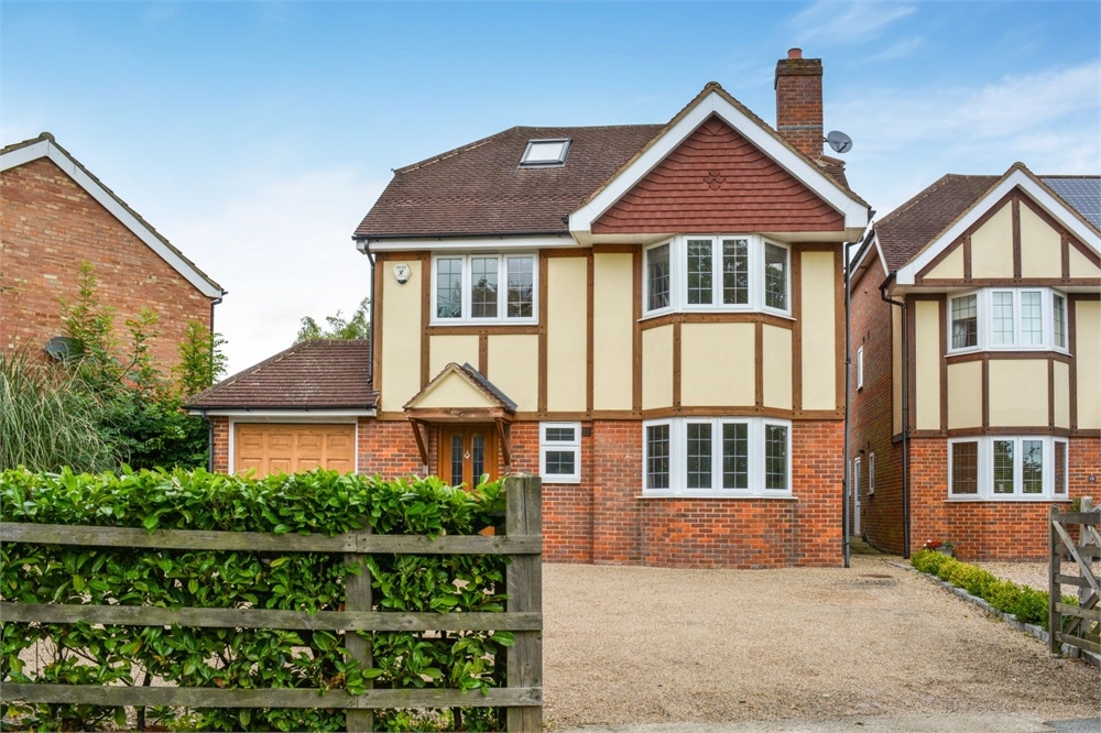 4 bedroom Detached House for sale in Amersham
