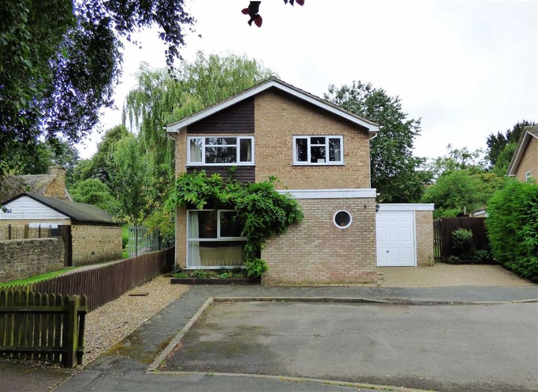 4 bedroom Detached House for sale in BYFIELD