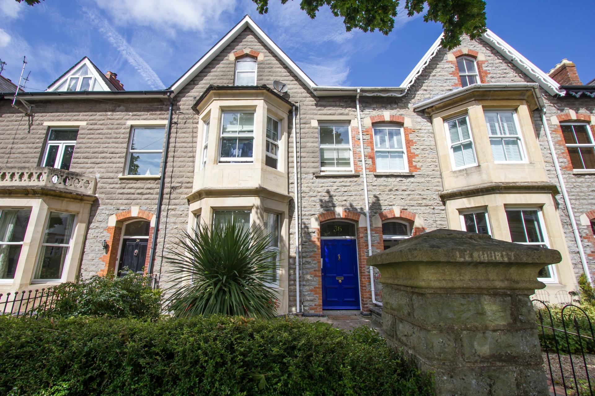 1 bedroom Flat for sale in Penarth